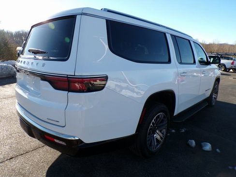 Used 2024 Jeep Wagoneer L Series II w/ Flexible Seating Group image 4