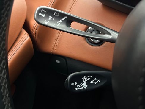 Used 2017 McLaren 570S image 33