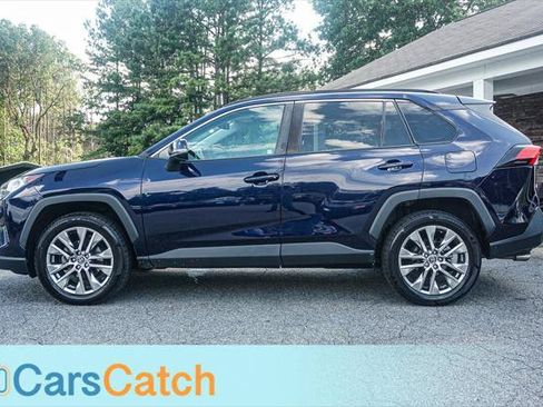 Used 2020 Toyota RAV4 XLE Premium AWD/4WD image 8