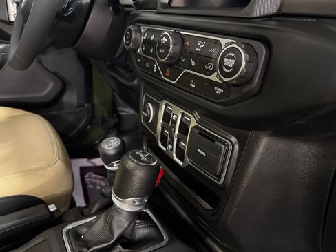 Used 2023 Jeep Wrangler Unlimited w/ Sun & Screen Package AWD/4WD image 36