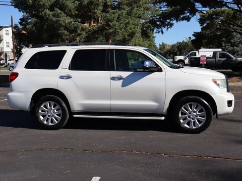 Used 2014 Toyota Sequoia Platinum RWD image 3
