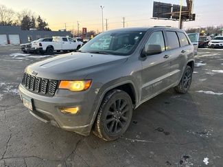 Used 2021 Jeep Grand Cherokee Laredo X video 4