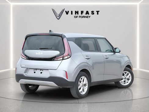 Used 2025 Kia Soul LX FWD image 3