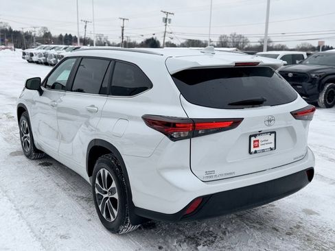 Used 2023 Toyota Corolla SE image 6