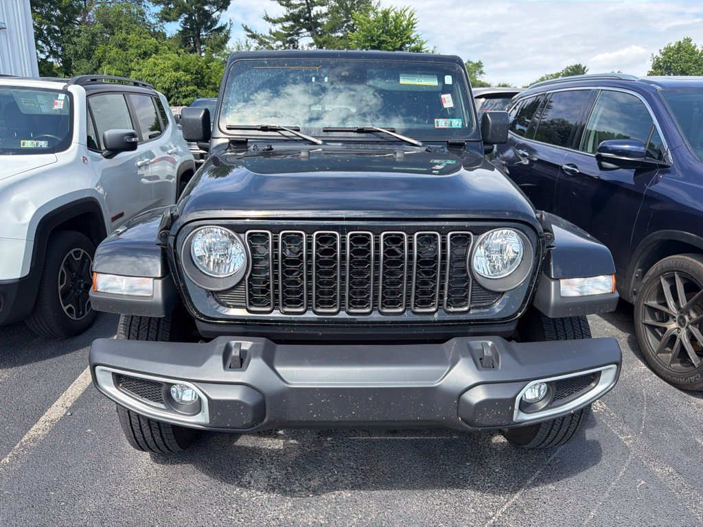 Used 2024 Jeep Gladiator Sport AWD/4WD image 4