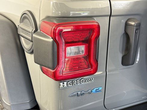 Used 2021 Jeep Wrangler Unlimited Rubicon 4xe w/ Steel Bumper Group image 36