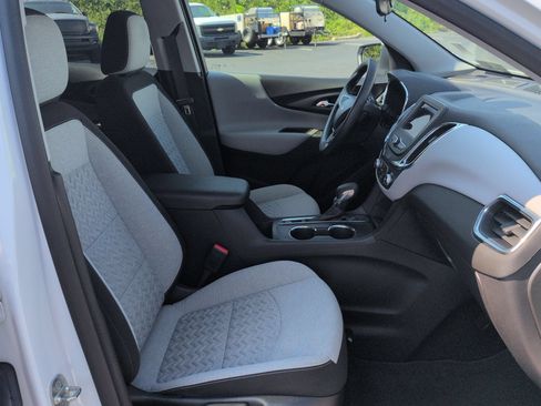 Certified 2024 Chevrolet Equinox LS w/ LS Convenience Package FWD image 28