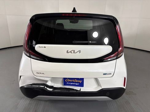 Used 2023 Kia Soul EX FWD image 7
