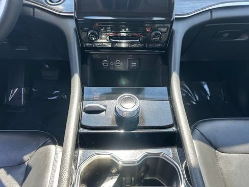 Used 2023 Jeep Grand Cherokee L Limited AWD/4WD image 25