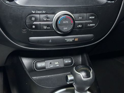 Used 2018 Kia Soul + image 34