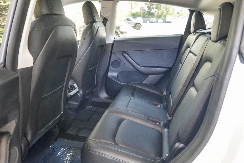 Used 2021 Tesla Model Y Long Range AWD/4WD image 17