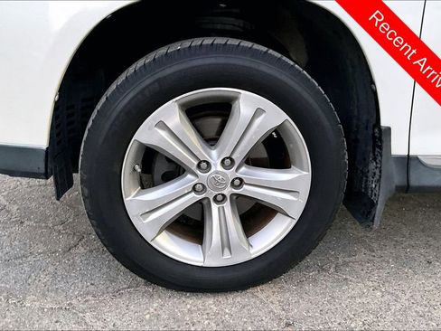 Used 2013 Toyota Highlander Plus image 8