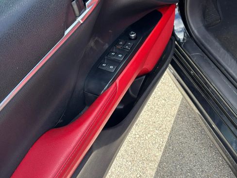 Used 2020 Toyota Camry XSE image 10