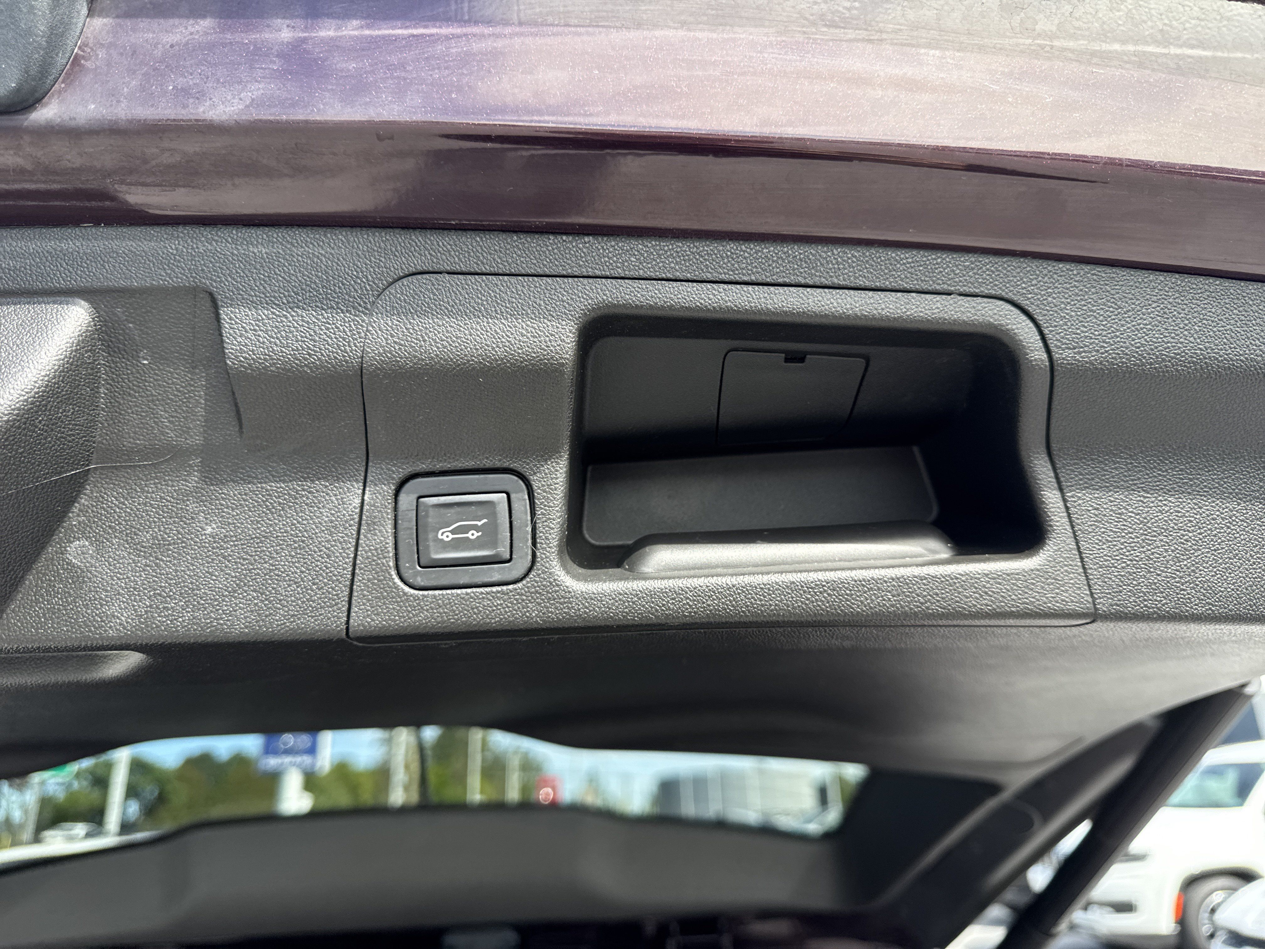 Used 2018 GMC Acadia SLE w/ Driver Alert Package I AWD/4WD image 30