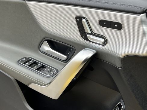 Used 2020 Mercedes-Benz CLA 250 4MATIC image 31