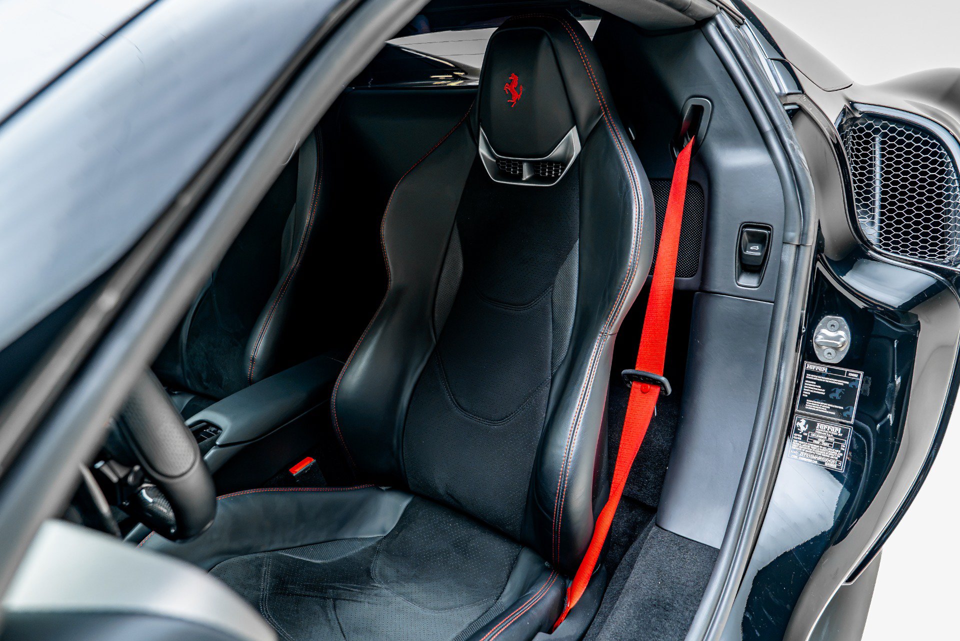 Used 2024 Ferrari 296 GTS RWD image 5