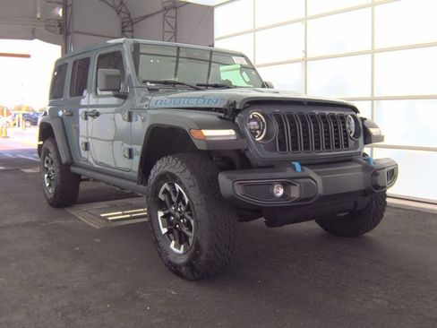 Used 2025 Jeep Wrangler Unlimited Rubicon 4xe w/ Convenience Group image 6