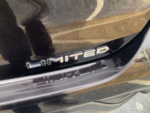 Used 2020 Toyota Highlander Limited image 16