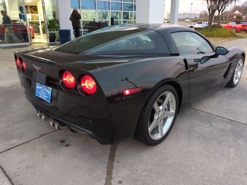 Used 2005 Chevrolet Corvette Coupe w/ Preferred Equipment Group image 7