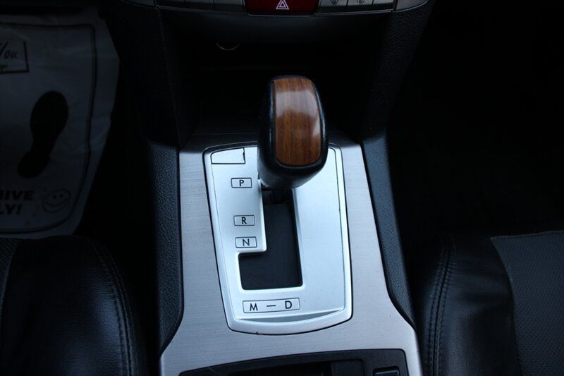 Used 2013 Subaru Outback 2.5i Limited AWD/4WD image 8