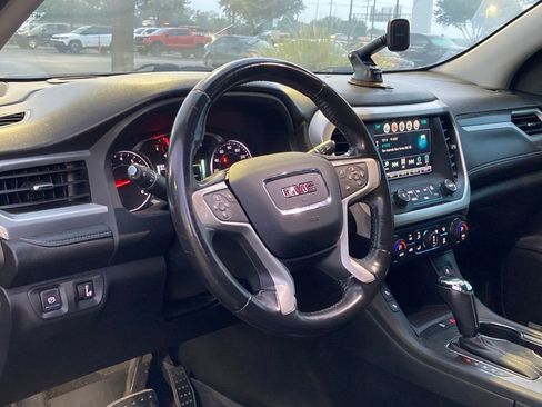 Used 2018 GMC Acadia SLT w/ LPO, Floor Liner Package image 9