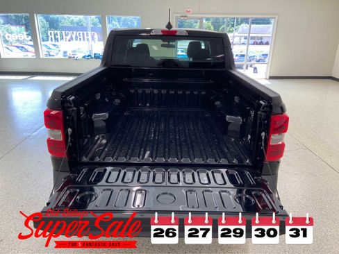 New 2025 Ford Maverick XLT w/ XLT Luxury Package image 8