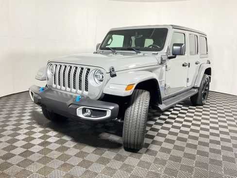 Used 2022 Jeep Wrangler Unlimited Sahara w/ Cold Weather Group AWD/4WD image 2