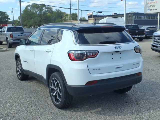 Used 2025 Jeep Compass Limited AWD/4WD image 7
