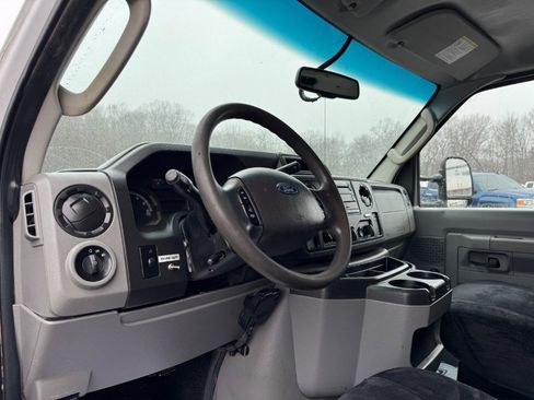 Used 2018 Ford E-450 and Econoline 450 Super Duty w/ Exterior Upgrade Package image 14