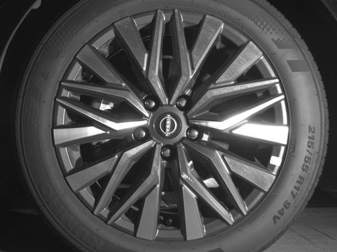 Used 2025 Nissan Altima 2.5 SV image 12