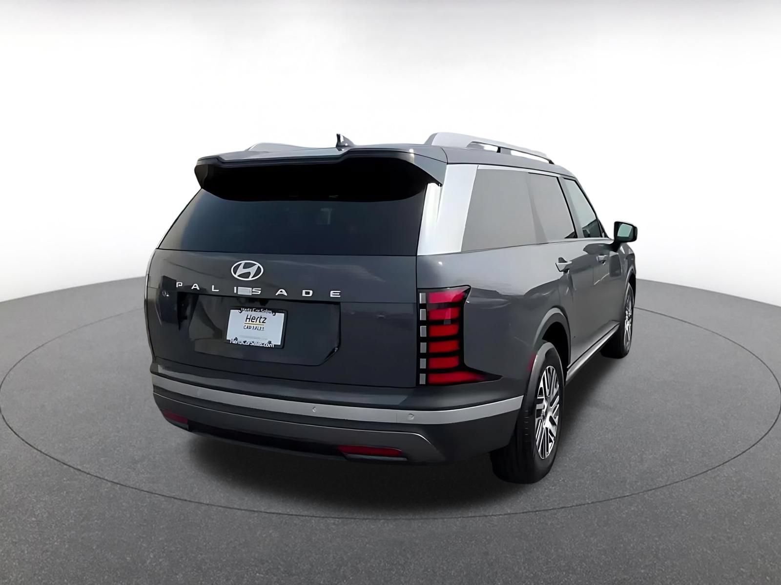Used 2026 Hyundai Palisade SEL FWD image 13