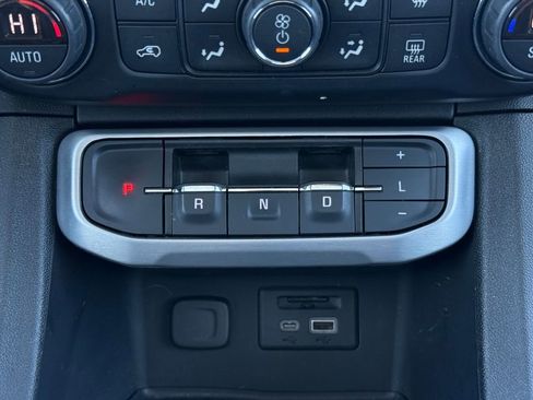 Used 2022 GMC Acadia SLT image 25