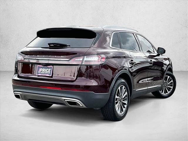 Used 2023 Lincoln Nautilus FWD image 2