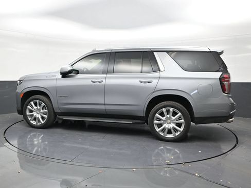 Used 2024 Chevrolet Tahoe High Country RWD image 2
