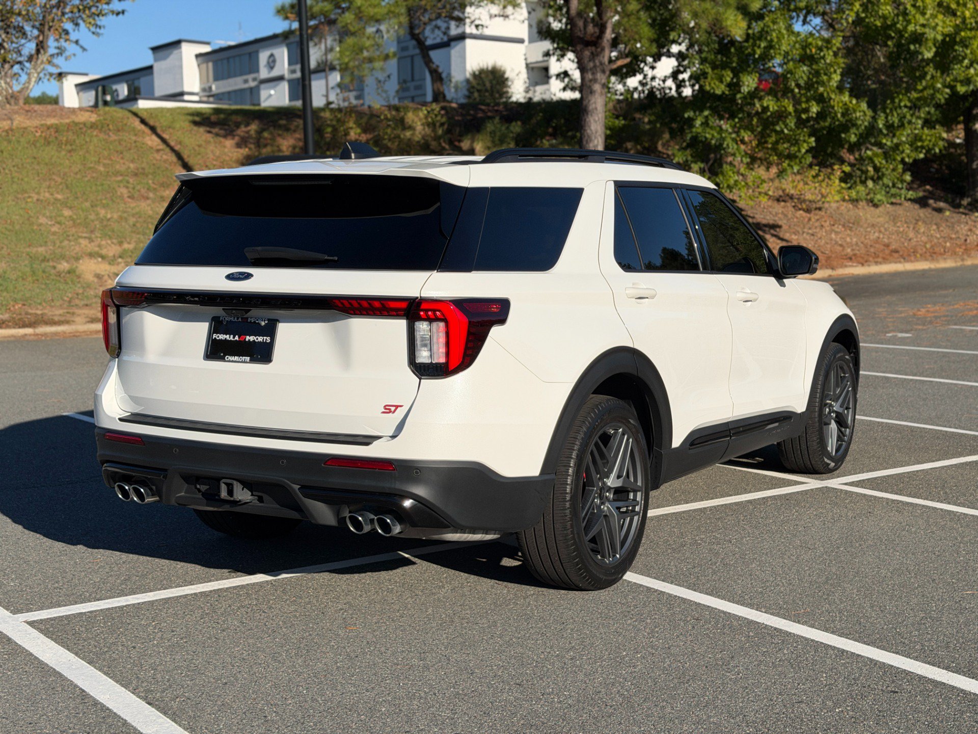 Used 2025 Ford Explorer ST AWD/4WD image 12