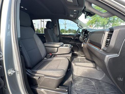 Used 2025 GMC Sierra 2500 SLE w/ SLE Value Package; AWD/4WD image 14