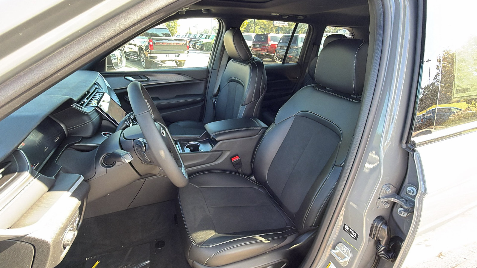 New 2027 Jeep Grand Cherokee Laredo X AWD/4WD image 18