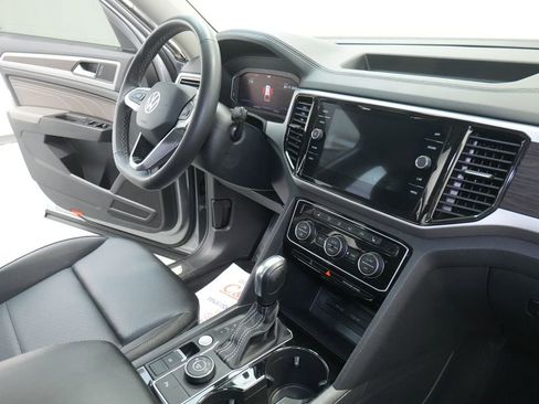 Used 2023 Volkswagen Atlas SE image 28