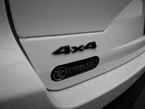 Used 2022 Jeep Grand Cherokee Altitude image 34