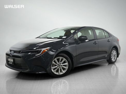 Used 2025 Toyota Corolla LE image 1