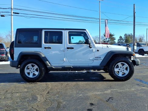 Certified 2018 Jeep Wrangler Unlimited Sport S image 2