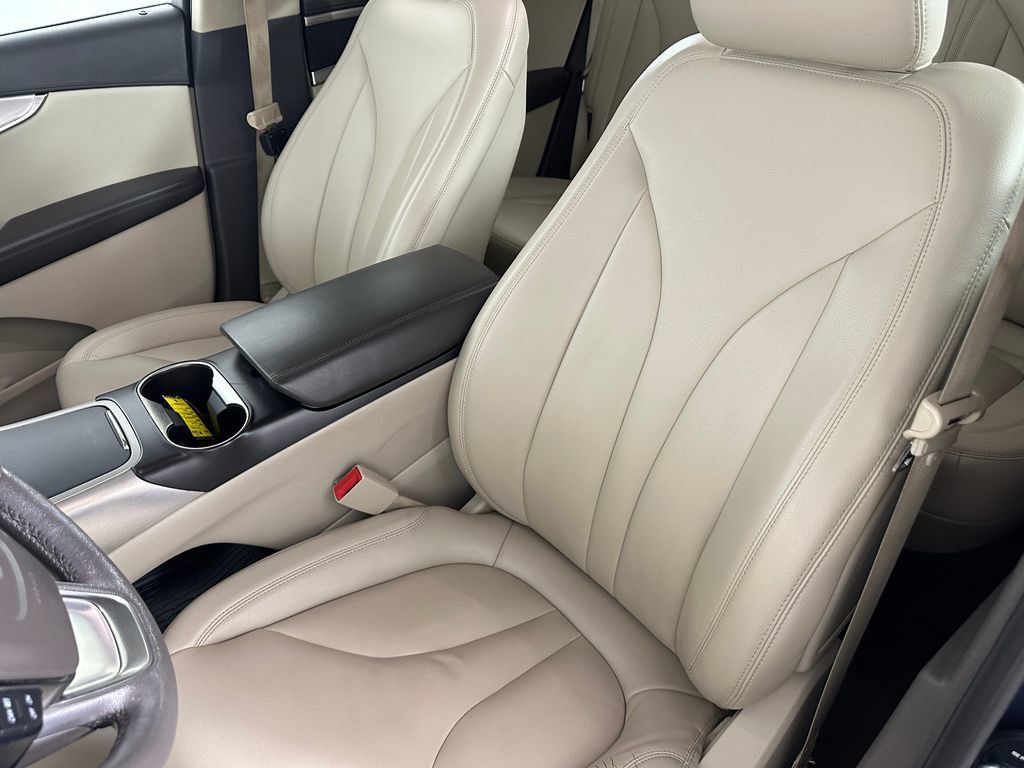 Used 2019 Lincoln Nautilus Premier AWD/4WD image 22