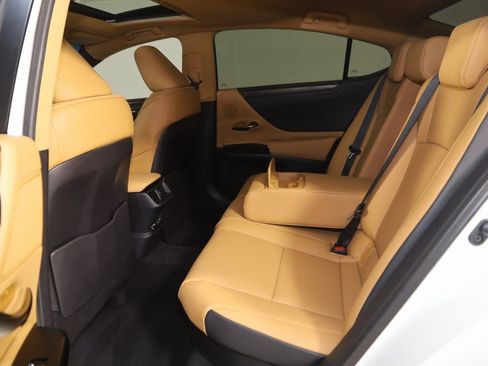 Used 2025 Lexus ES 300h F Sport w/ Accessory Package (Z1) image 48