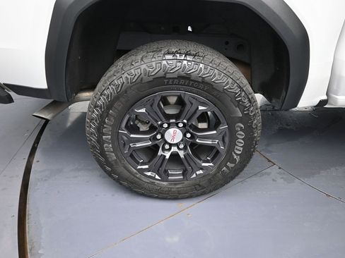 Used 2024 GMC Canyon Elevation w/ Convenience Package image 21