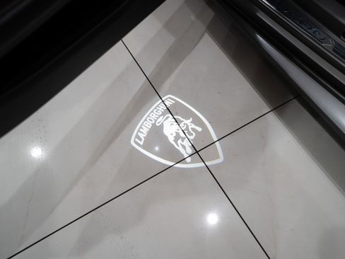 Used 2015 Lamborghini Huracan LP 610-4 AWD/4WD image 7