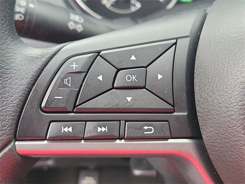 Used 2018 Nissan Rogue S image 24