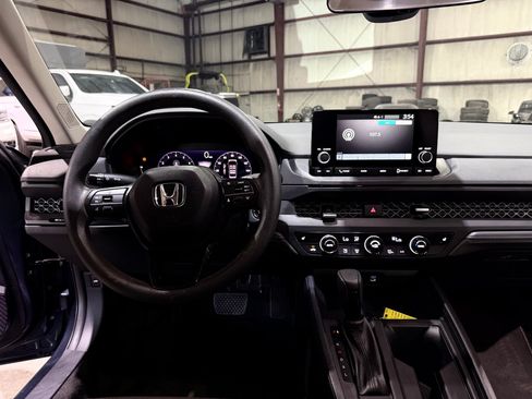 Used 2023 Honda Accord EX image 29