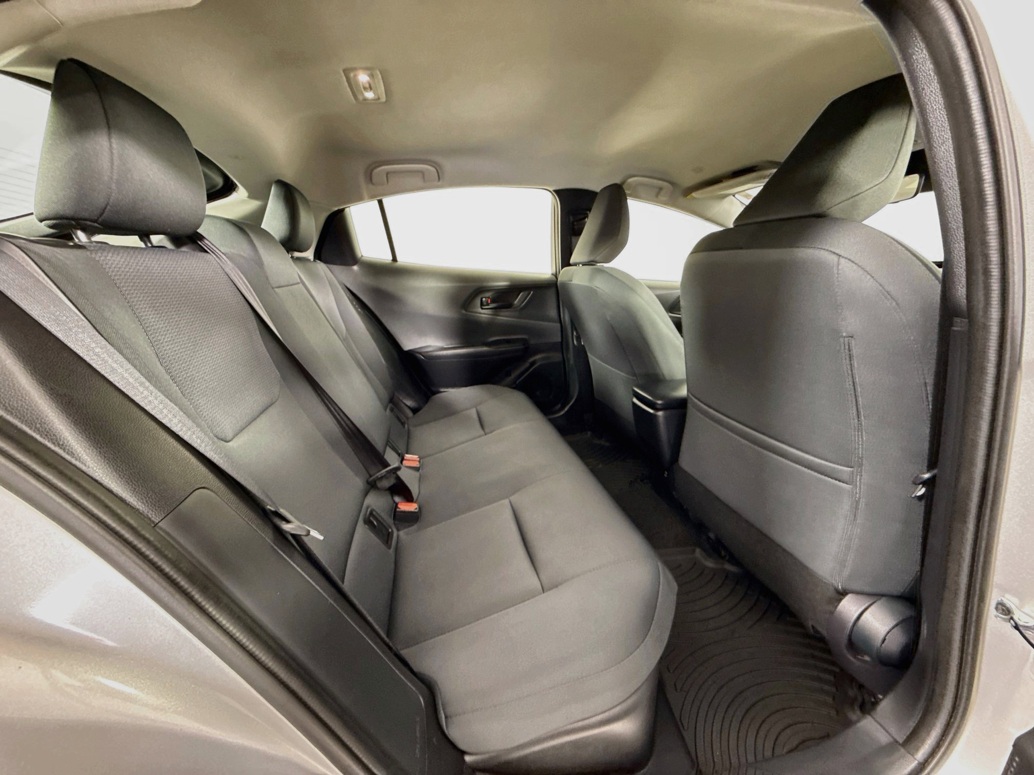 Certified 2025 Toyota Prius LE FWD image 27