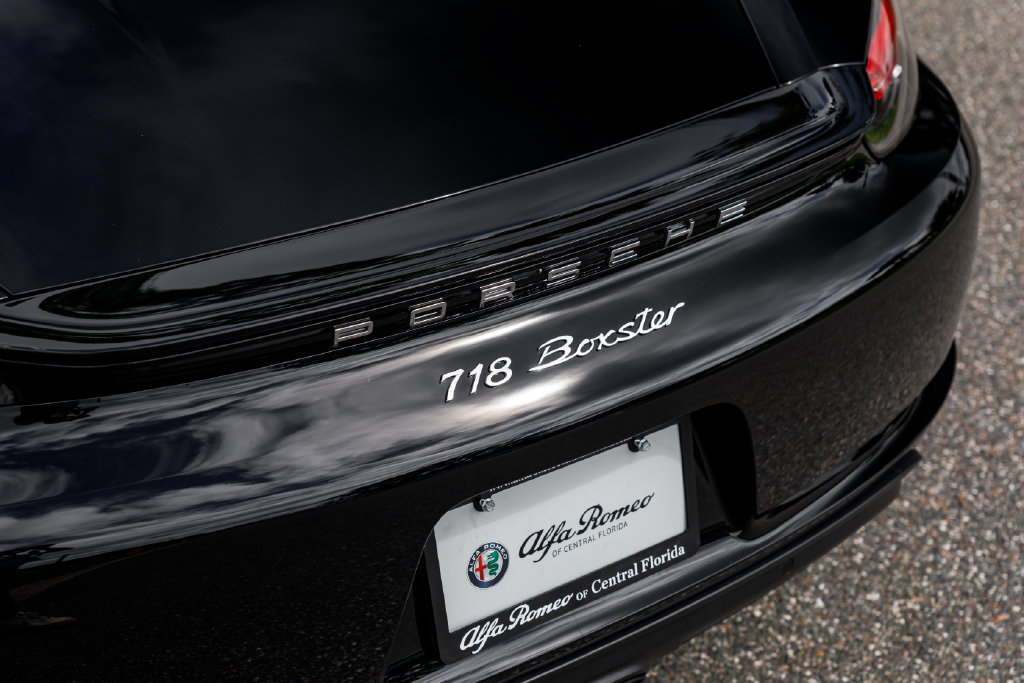 Used 2025 Porsche 718 Boxster RWD image 17