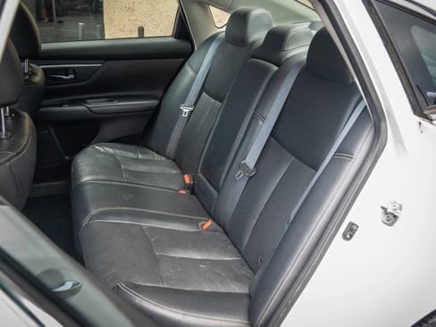Used 2018 Nissan Altima 2.5 SL FWD image 17